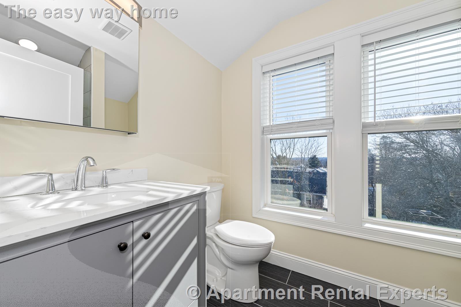 232 Fulton St, Medford Square