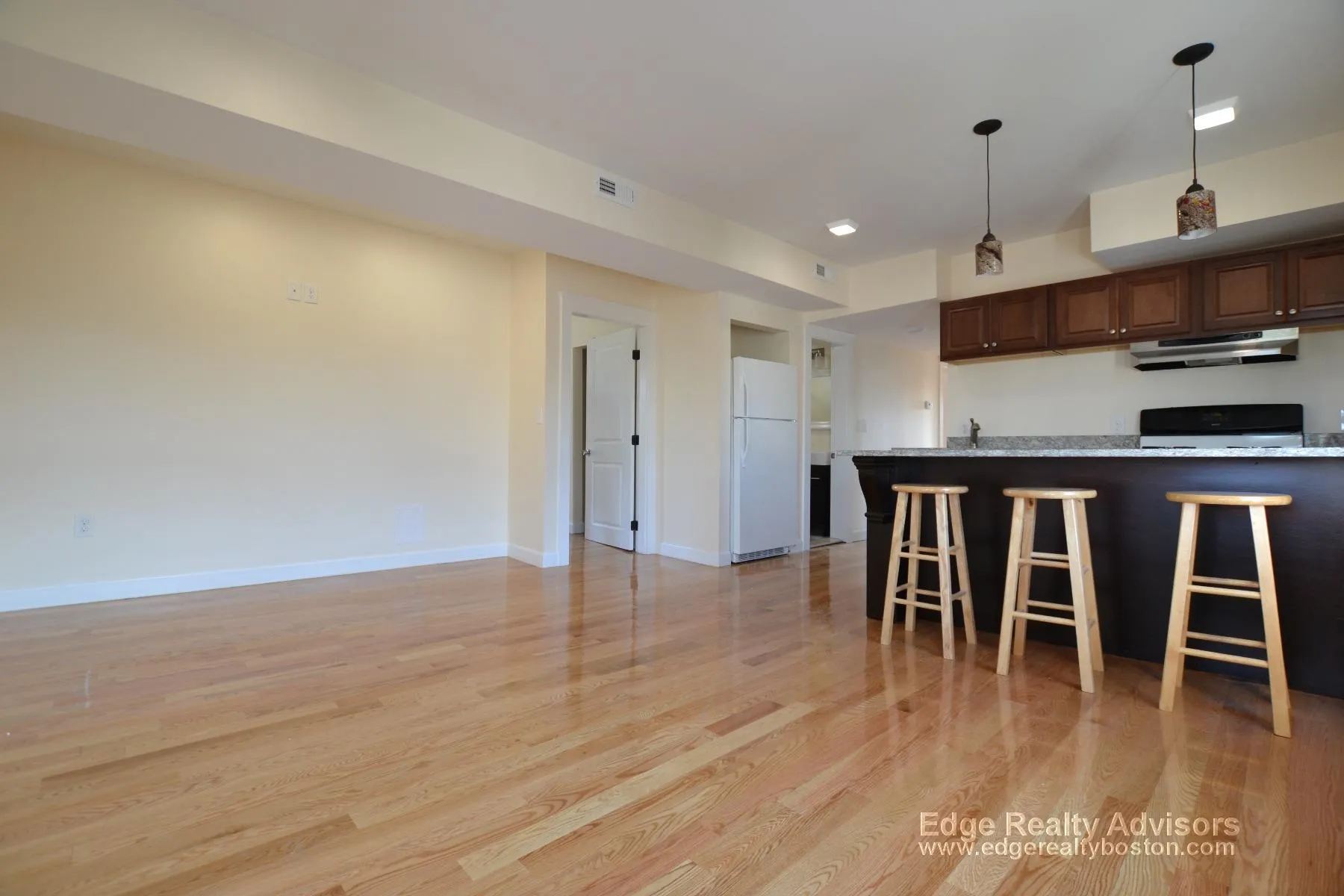 21 Weitz St, Allston