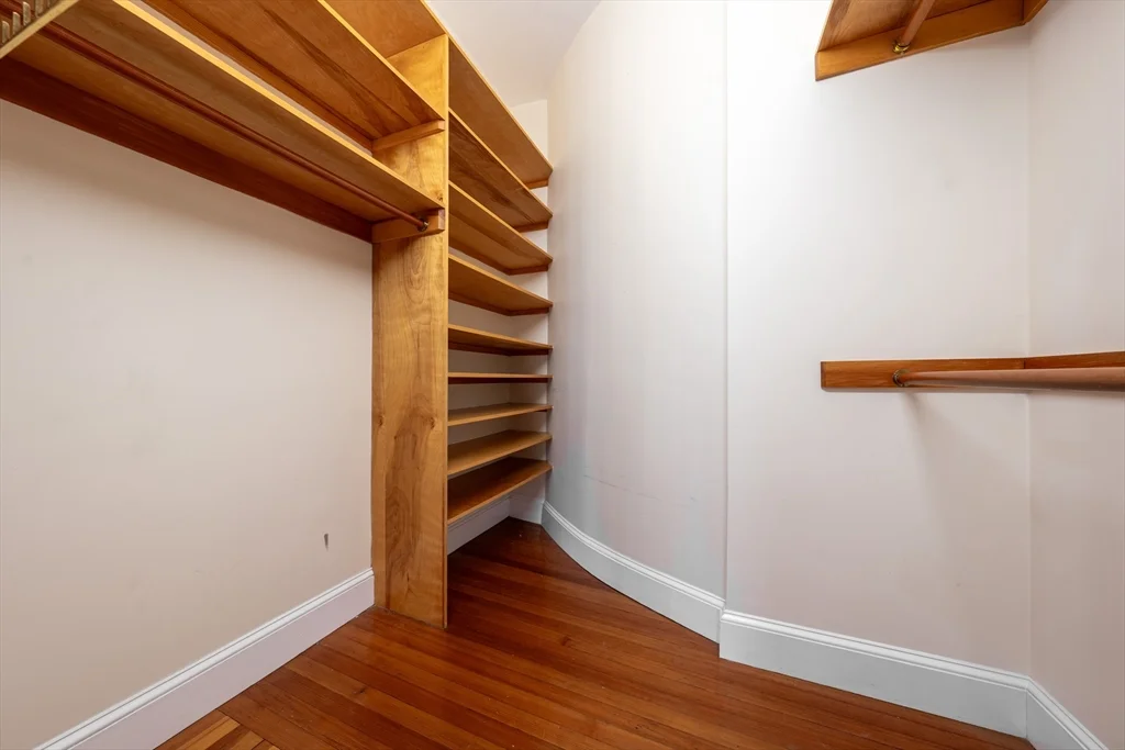 218 Commonwealth Ave, Back Bay