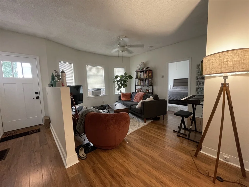 7 Richardson Ter, Magoun Square