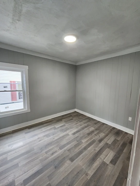 351 Tecumseh St, Fall River