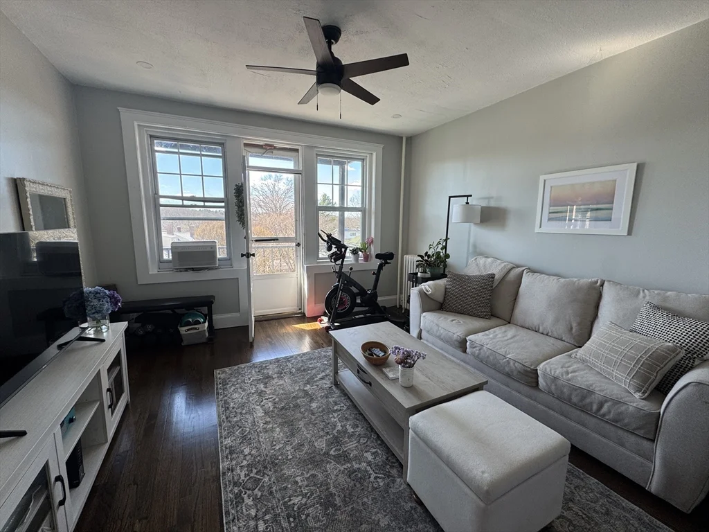 339 S Huntington Ave, Jamaica Plain