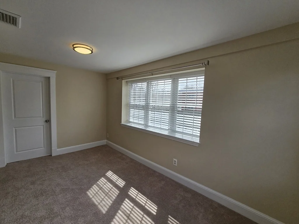 288 Pleasant St, Stoughton