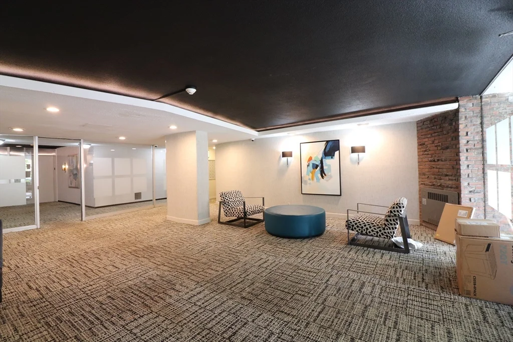 19 Winchester St, Coolidge Corner