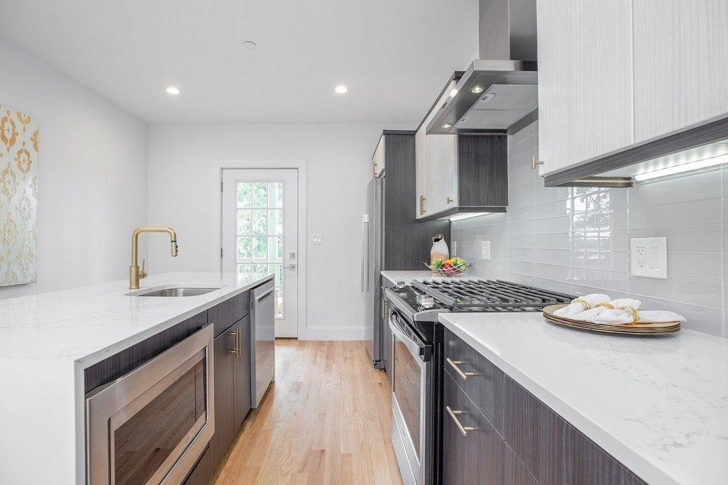 112 King, Dorchester