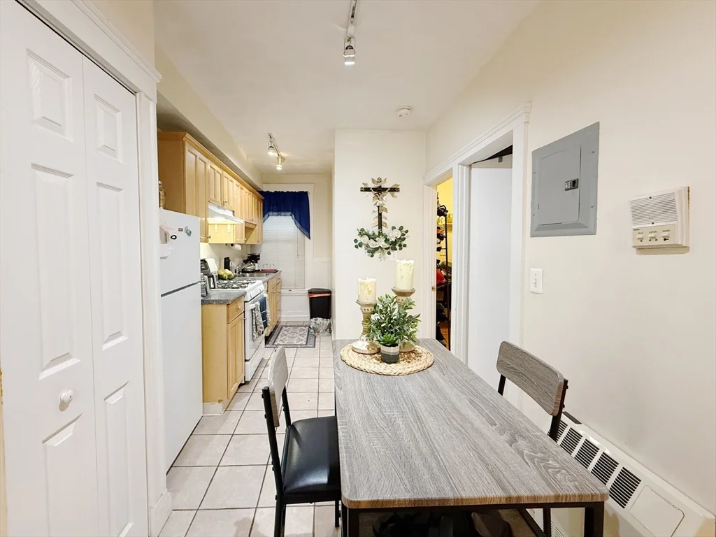 73 Divison St, Chelsea