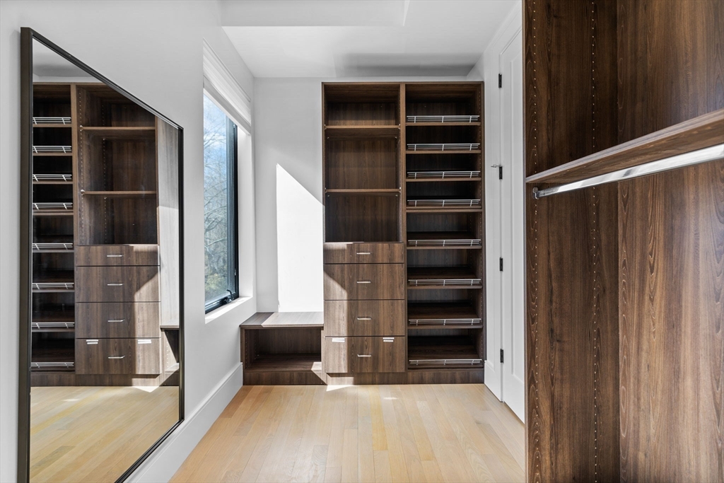 706 Saw Mill Brook Pkwy, Newton Center