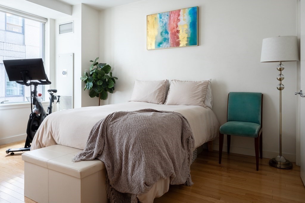 80 Broad St, Waterfront