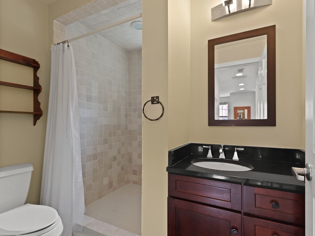 110 Charles St, Beacon Hill