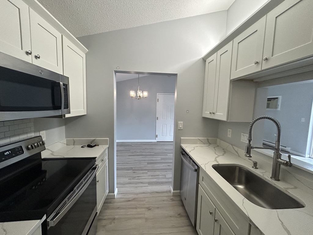 32 Maple Crest Cir, Holyoke