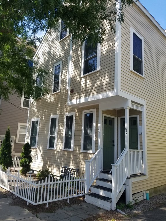 59 Howard St, Riverside