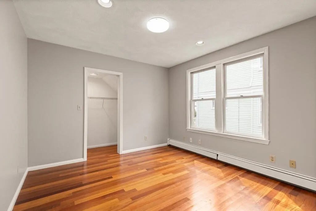 43 Sunset Rd, West Somerville