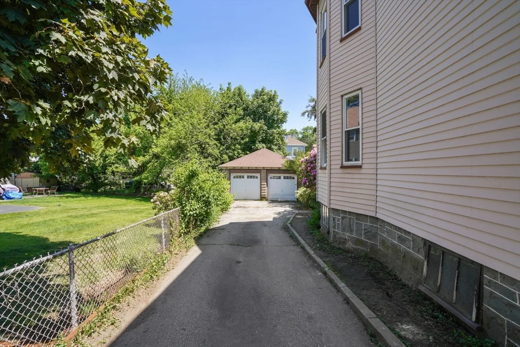 133 Winthrop St, Medford