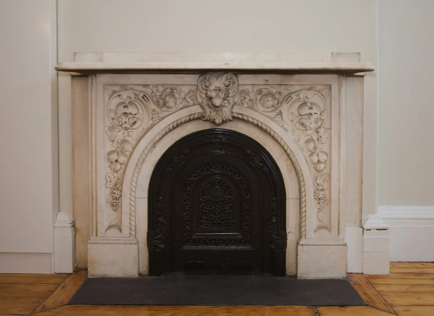 658 Massachusetts Ave, South End