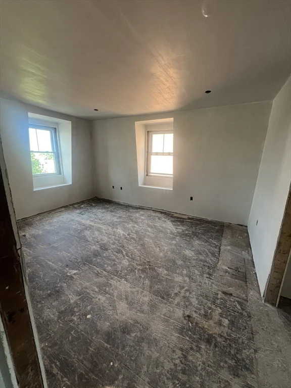 395 W 4th St, South Boston