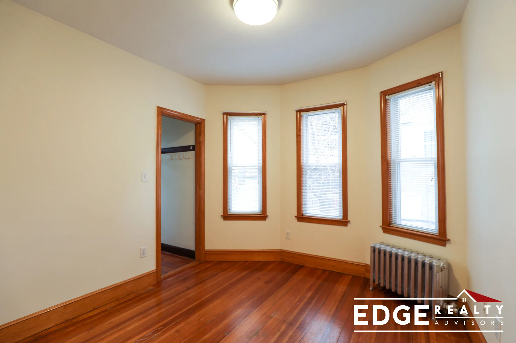 12 Montcalm Ave, Oak Square