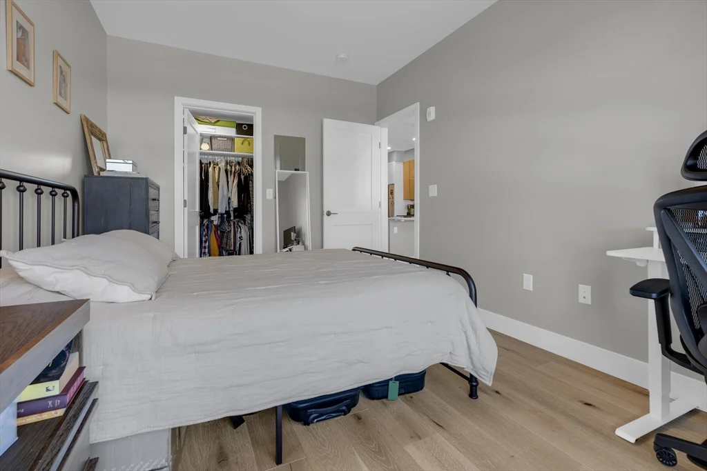 70 Leo Birmingham Pkwa, Brighton