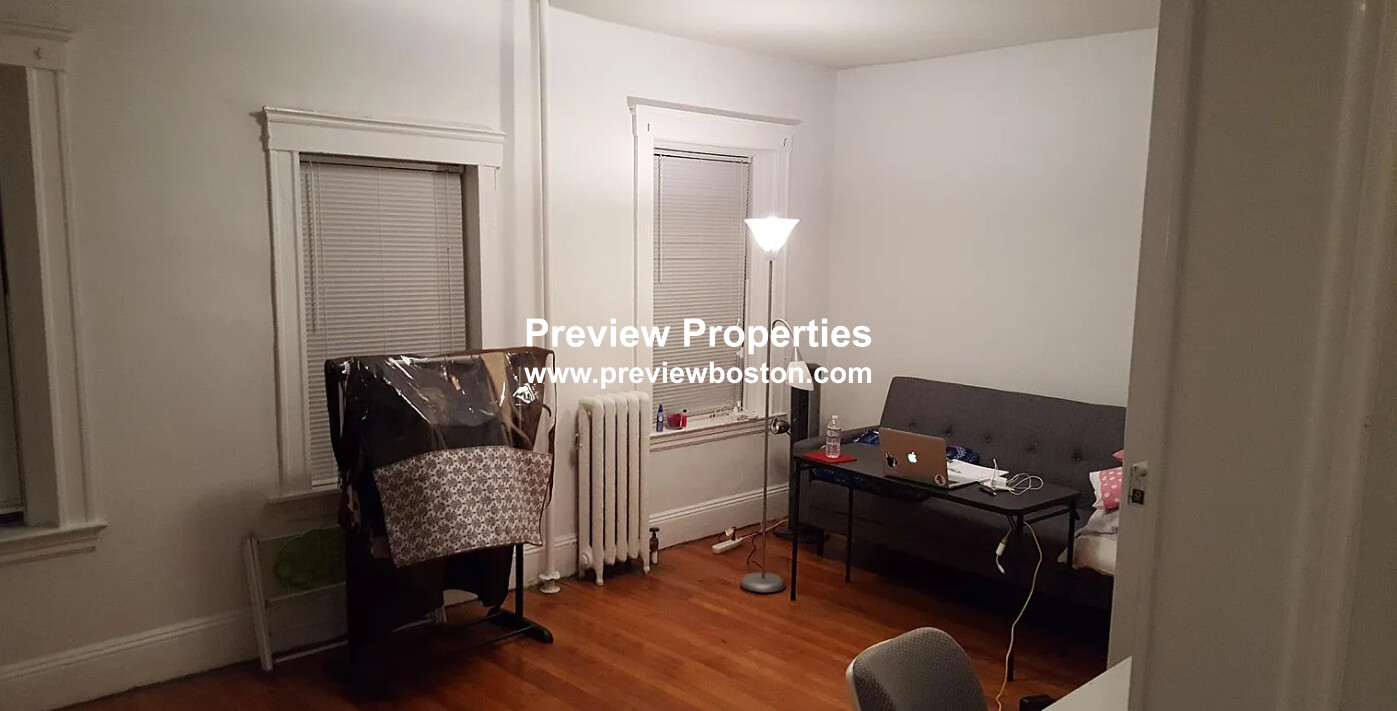 1315 Commonwealth Ave, Allston