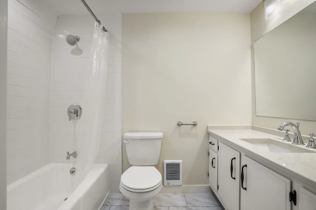 122 Fulton St, North End