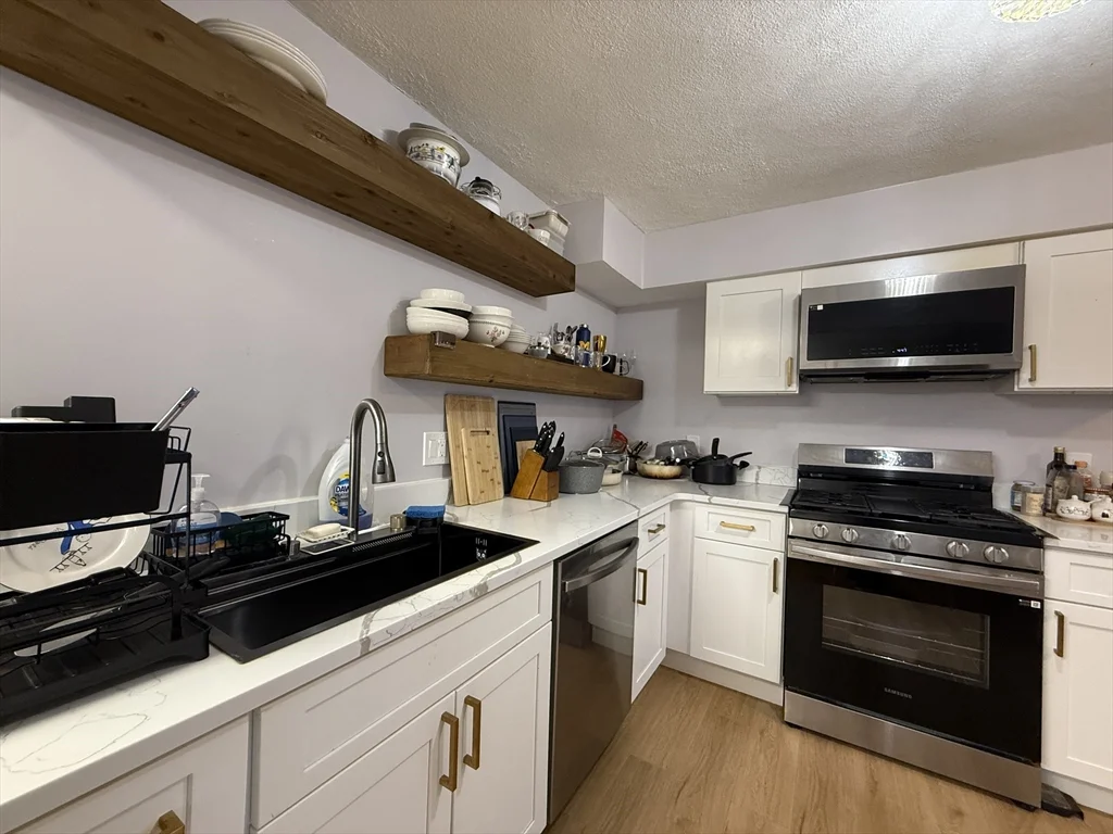 58 Lake St, Lakeview