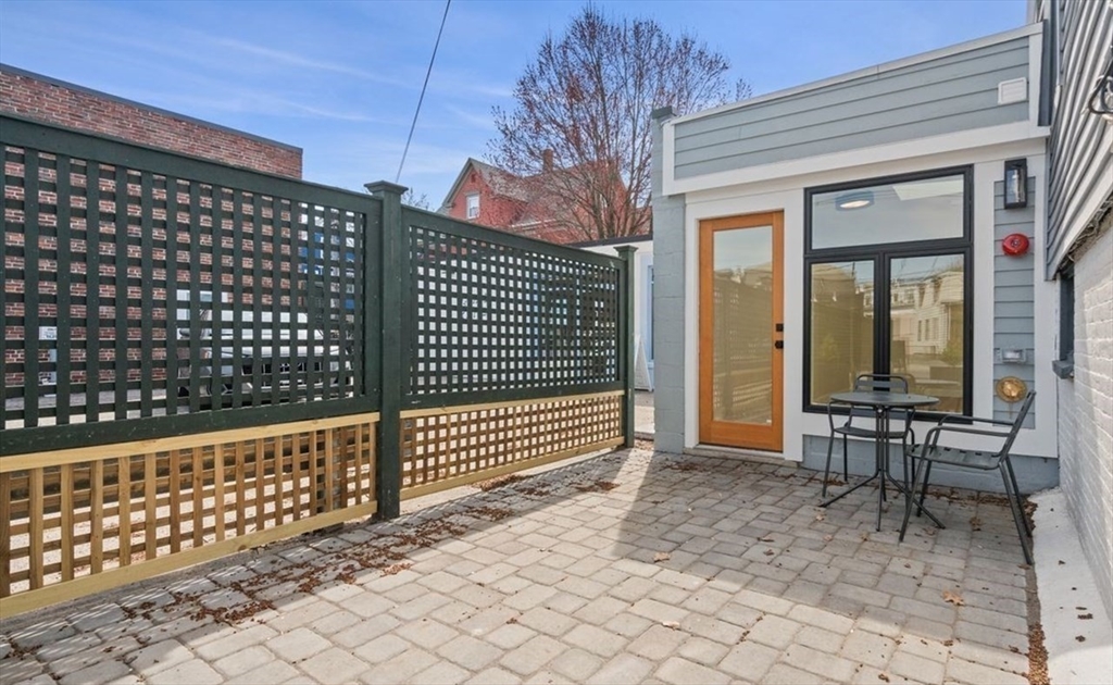 202 Elm St, North Cambridge