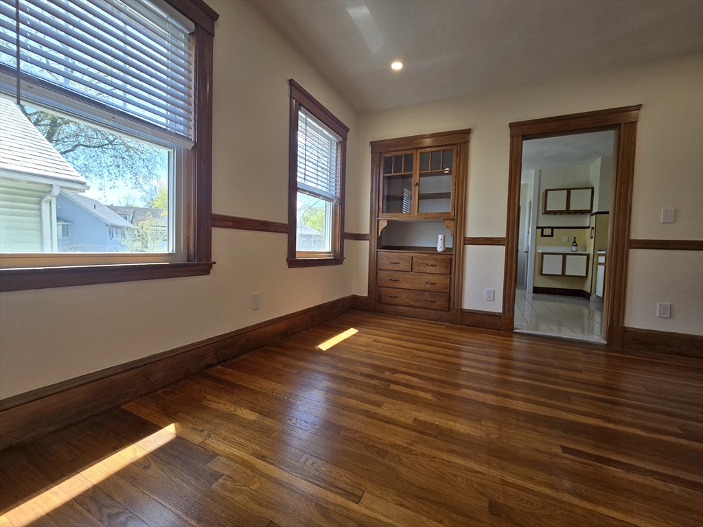 104 Parsons St, Oak Square