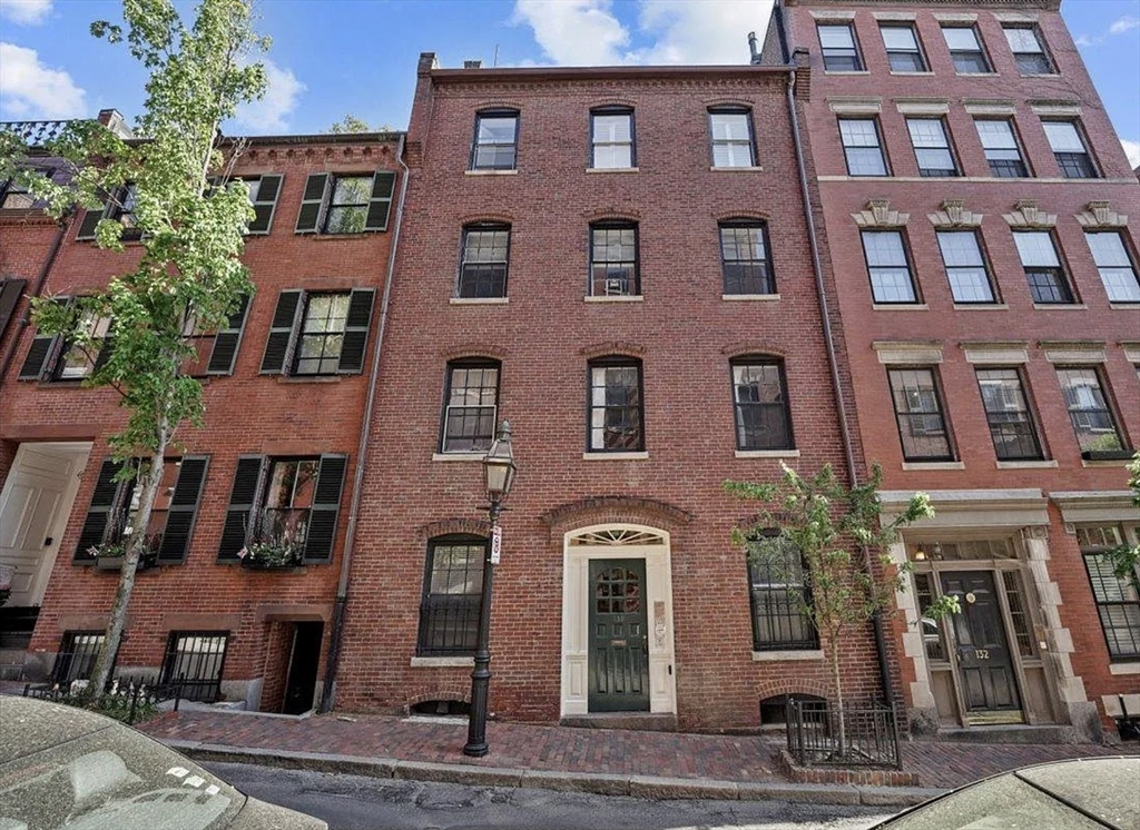 130 Myrtle St, Beacon Hill