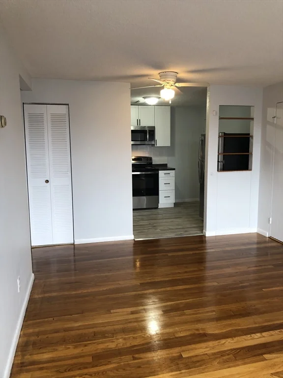 685 Moody St, South Side