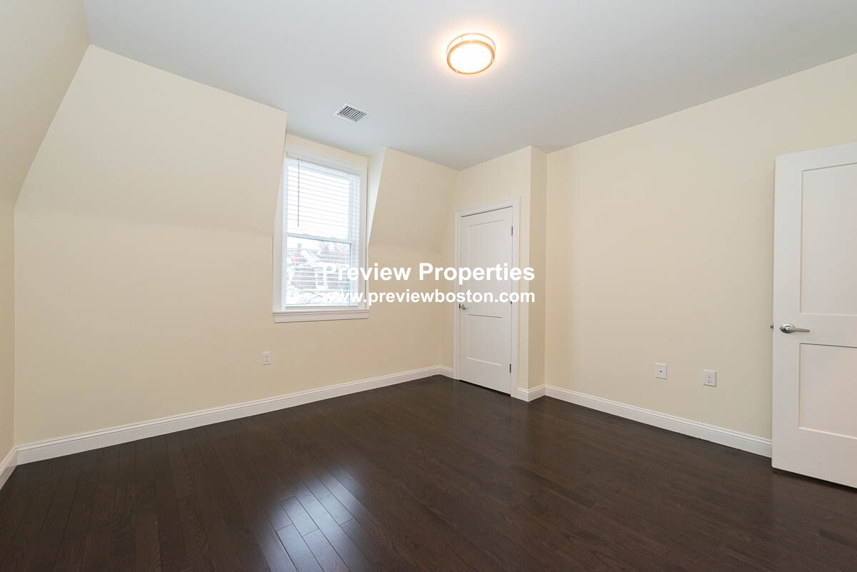 5 Malvern Ter, South Medford