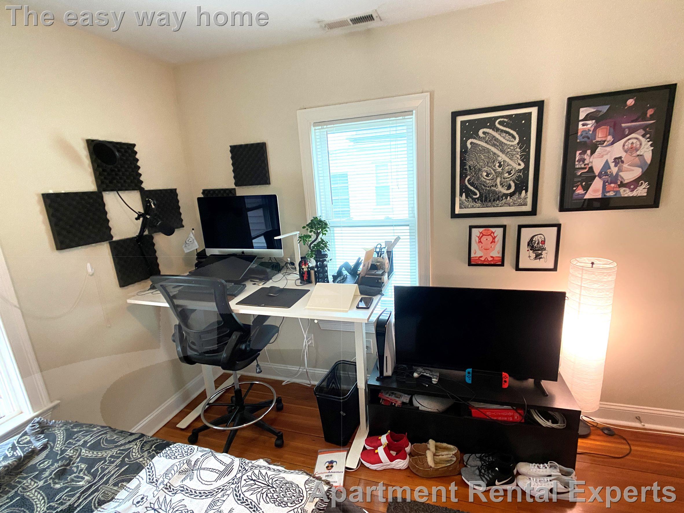 23 Willard Ave, Tufts