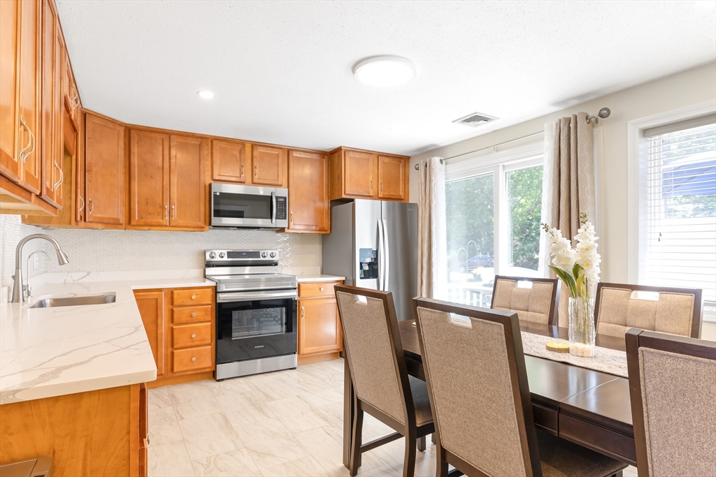 835 Mount Hope St, North Attleboro