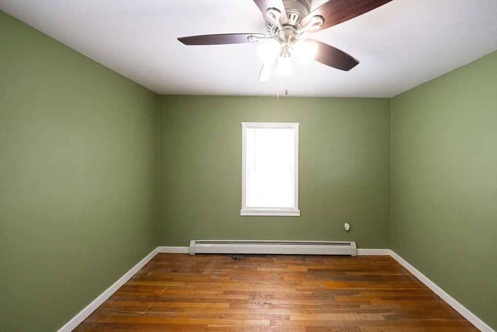 1025 Mechanic St, Leominster