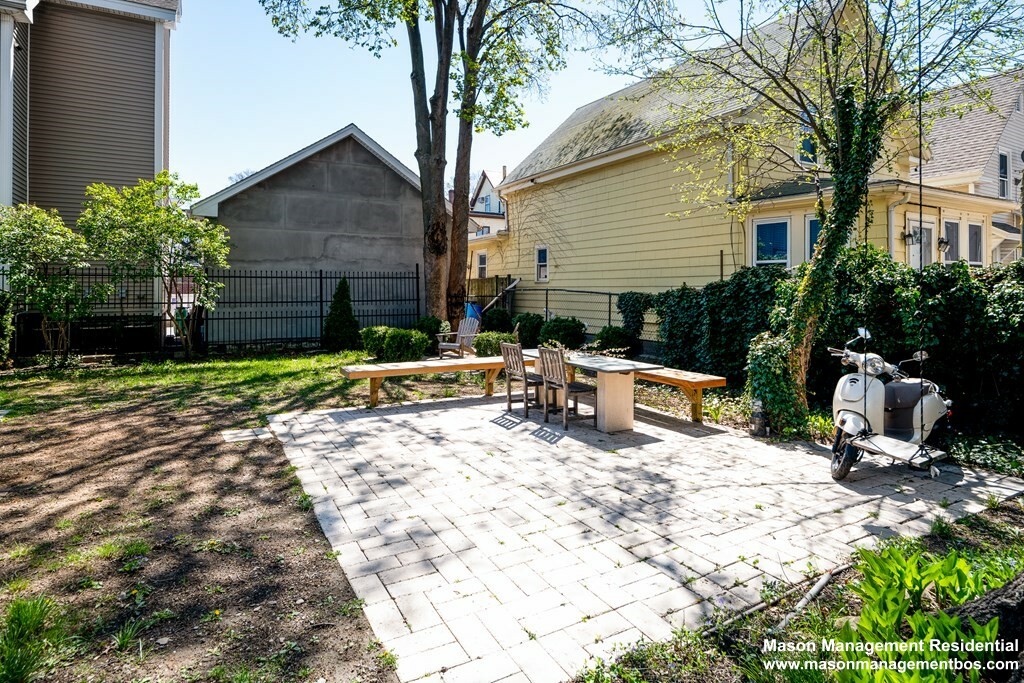 34 Everett Ave, East Somerville