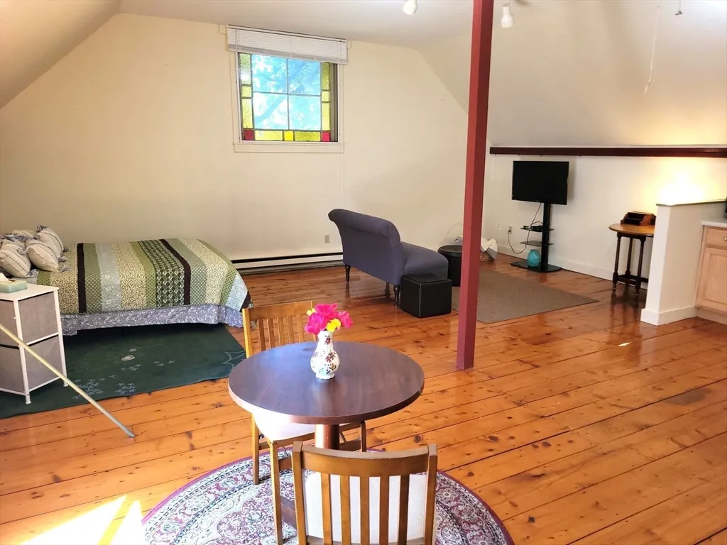 90 Orchard St, Leominster