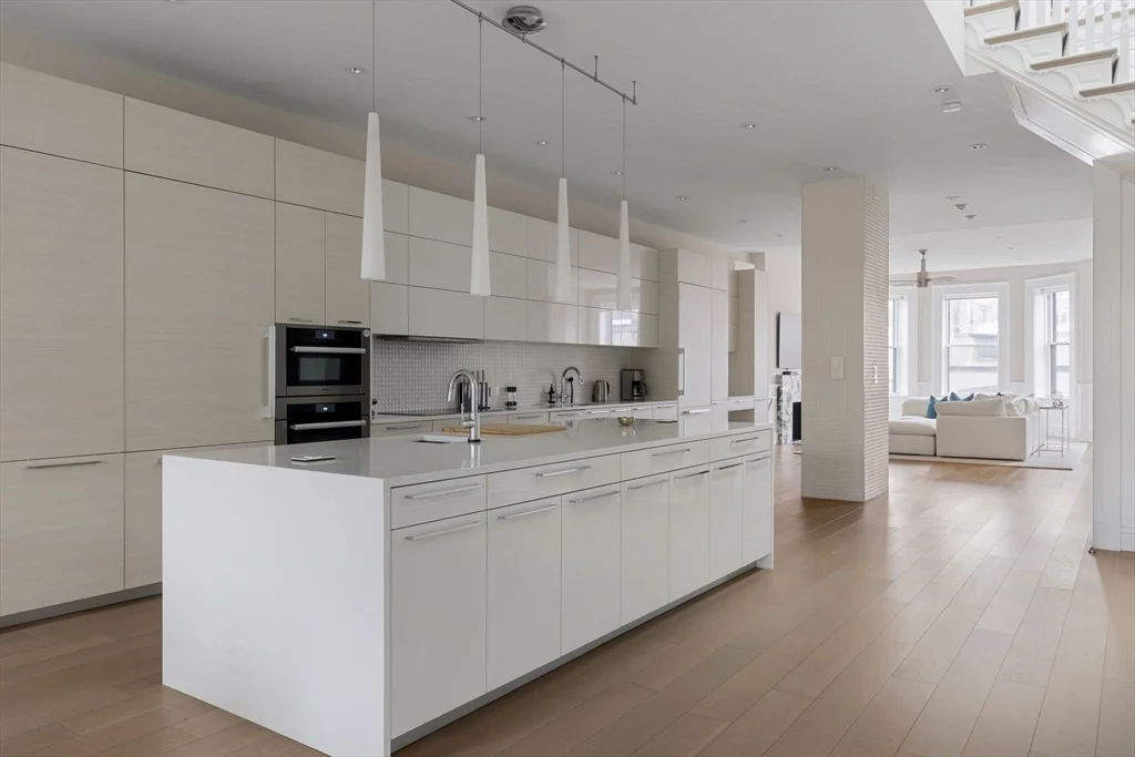 135 Commonwealth Ave, Back Bay