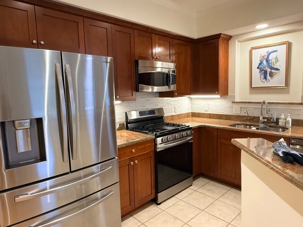 2000 Davenport Ave, Canton