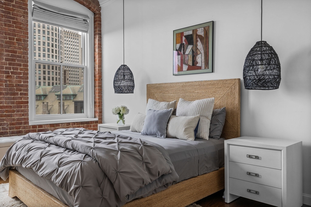 6 Edgerly Pl, Back Bay