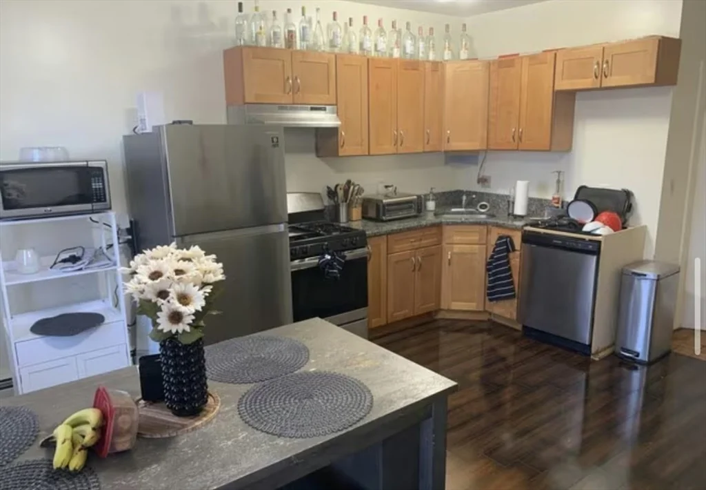 1576 Tremont St, Mission Hill