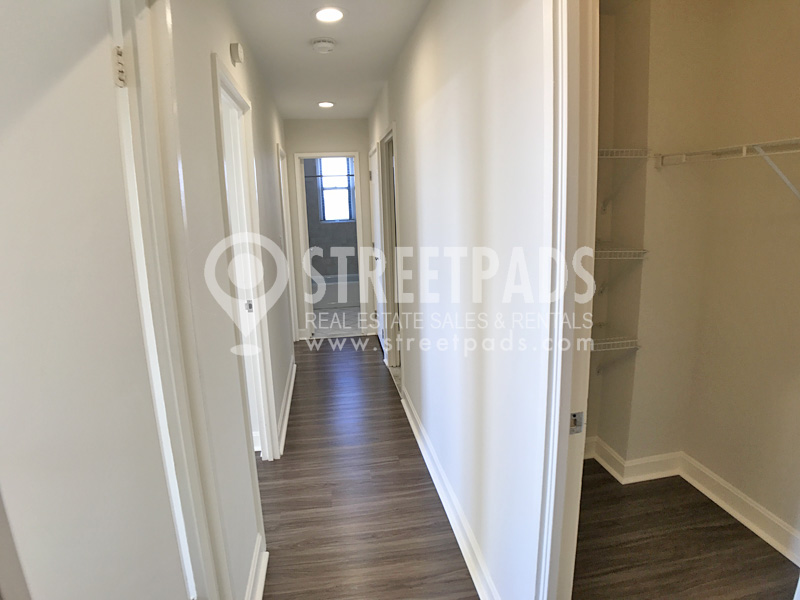 700 Huron Ave, Strawberry Hill