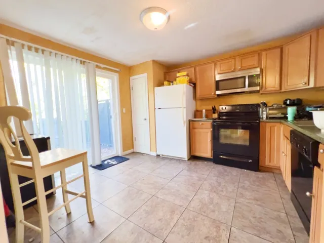 45 Lawn St, Mission Hill