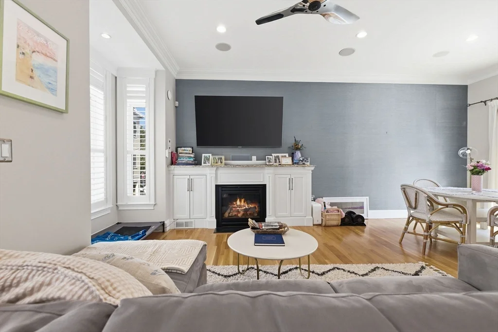 110 Bolton St, South Boston