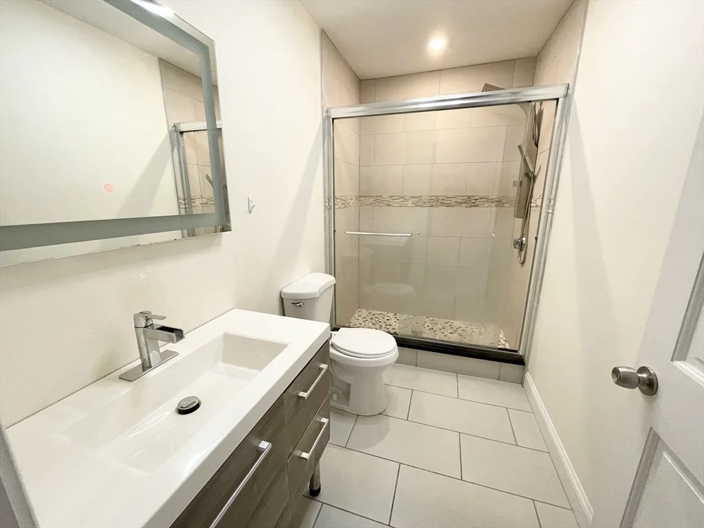 21 Iroquois, Mission Hill