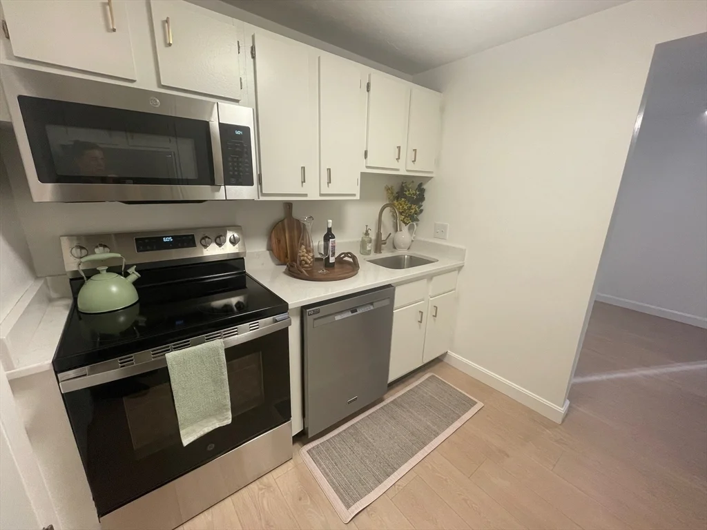 16 Erick Rd, Mansfield