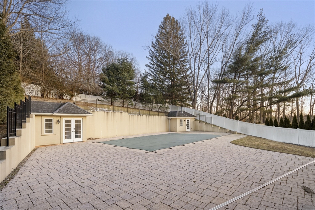 72 Drumlin Rd, Newton