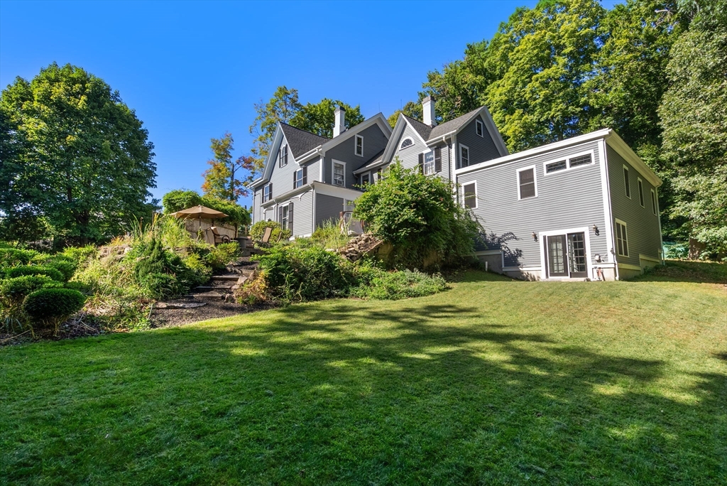 62 Old River Pl, Dedham