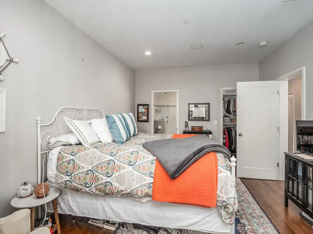 350 West Broadway, South Boston