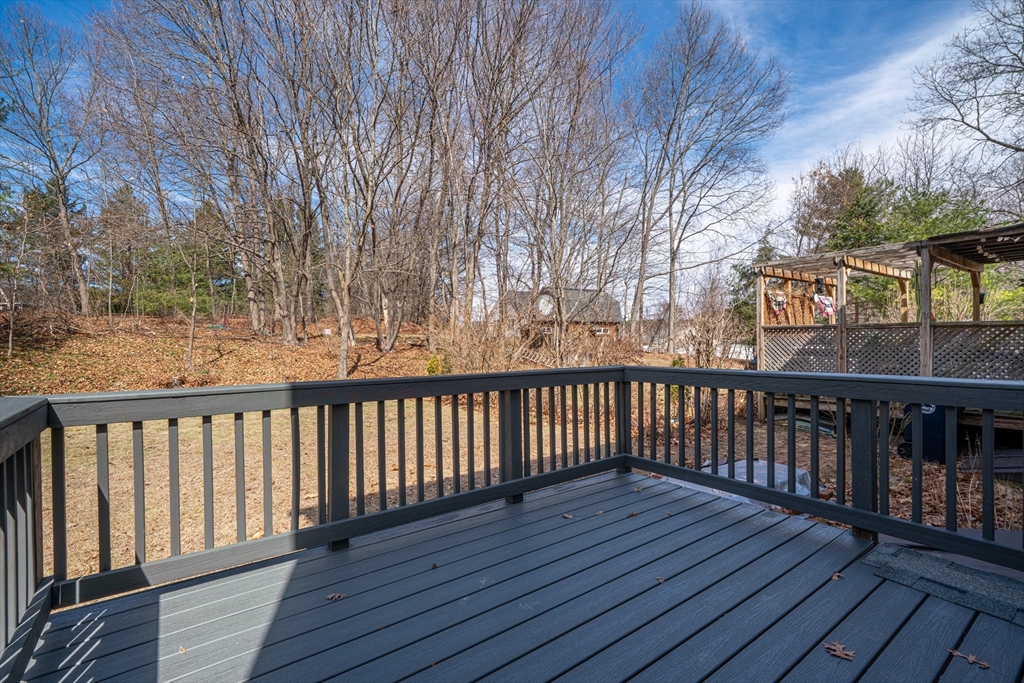 9 Greylock Ave, Shrewsbury