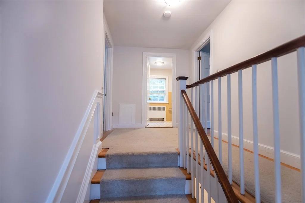 195 Dover Rd, Westwood