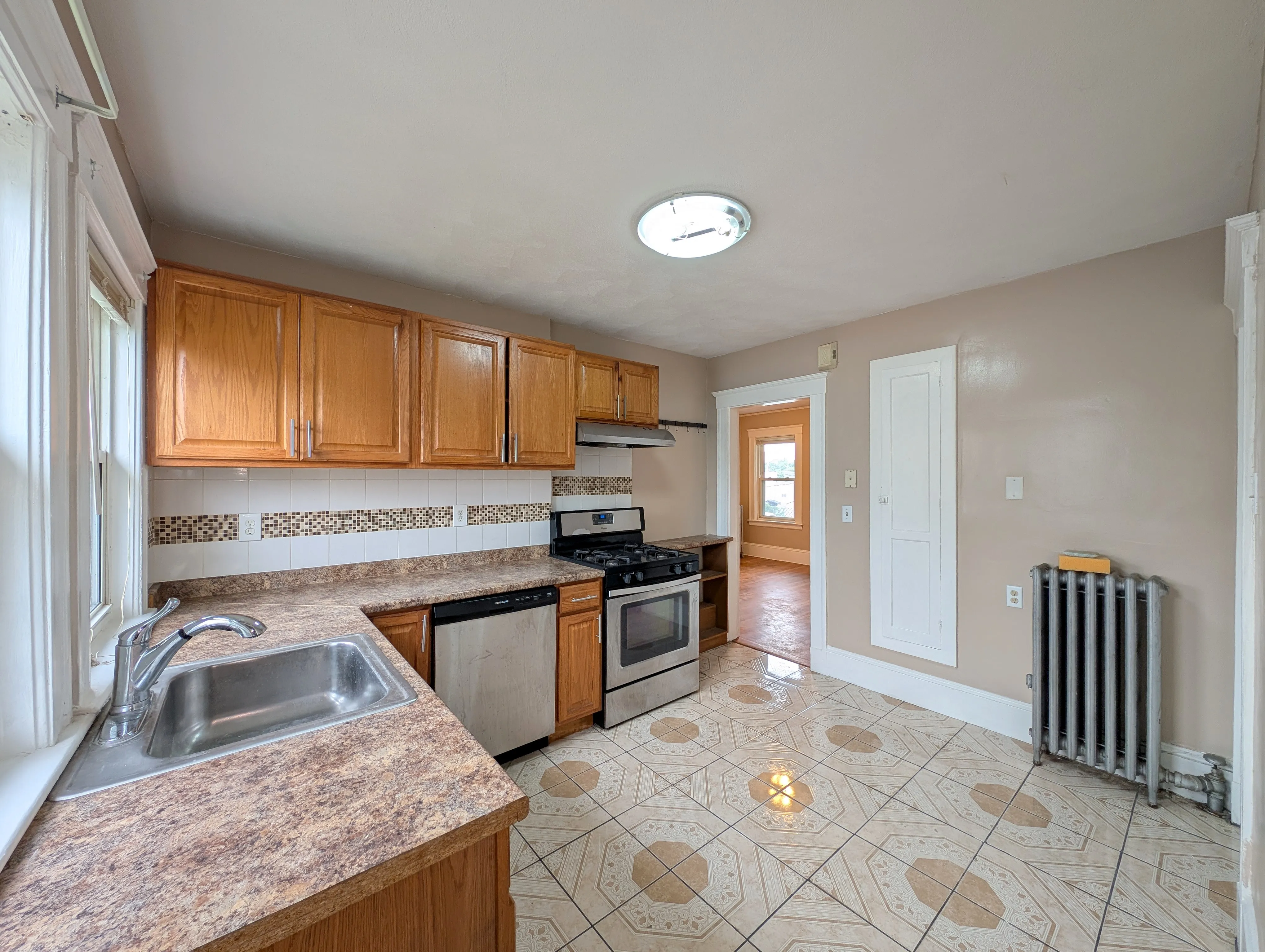 83 Billings Ave, South Medford