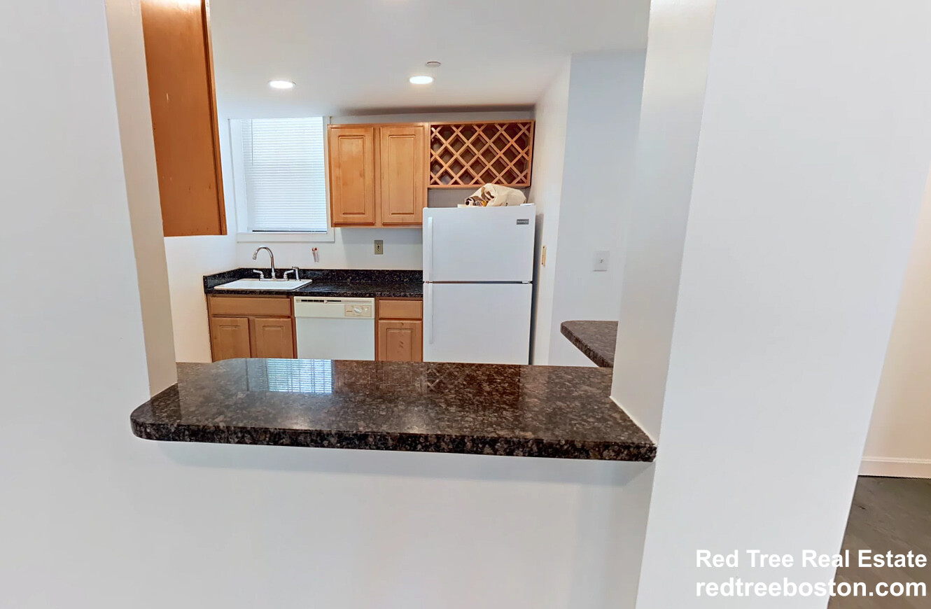 105 Queensberry St, Fenway